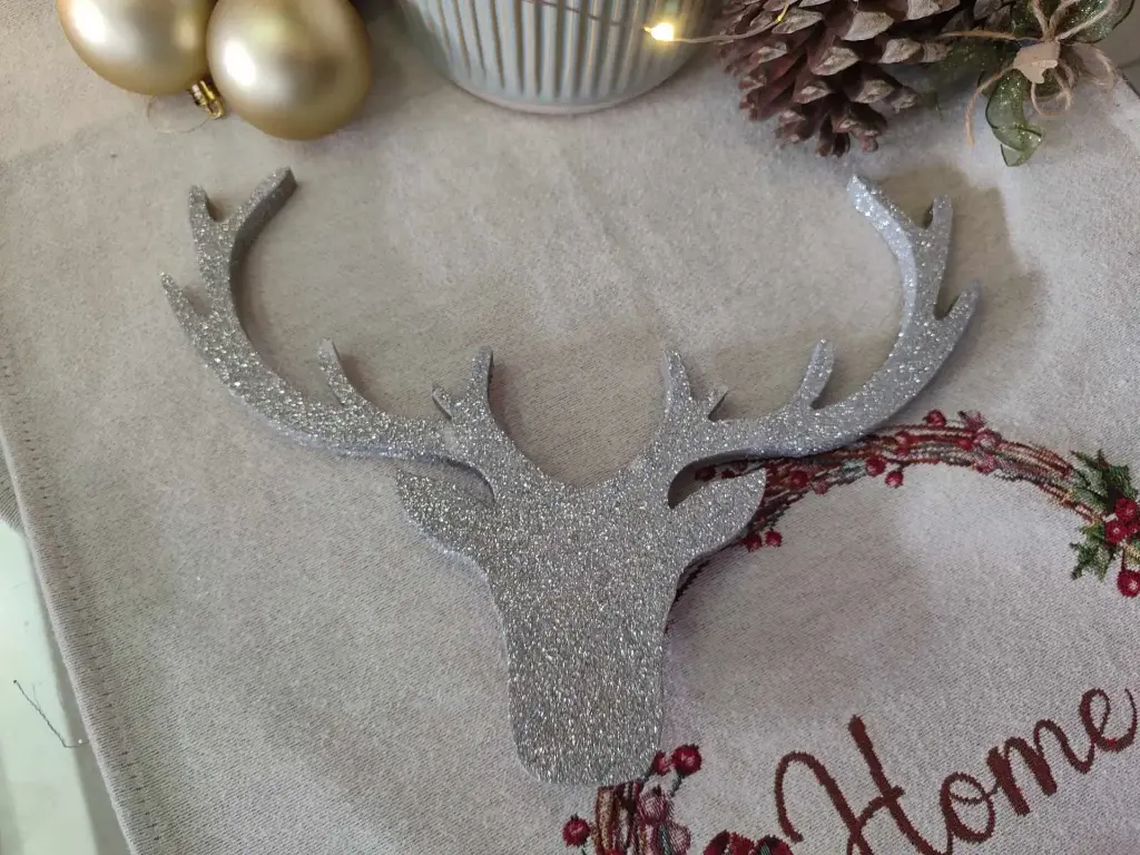 Small silver deer 