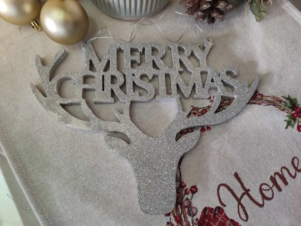 Small silver deer (Merry Christmas) 