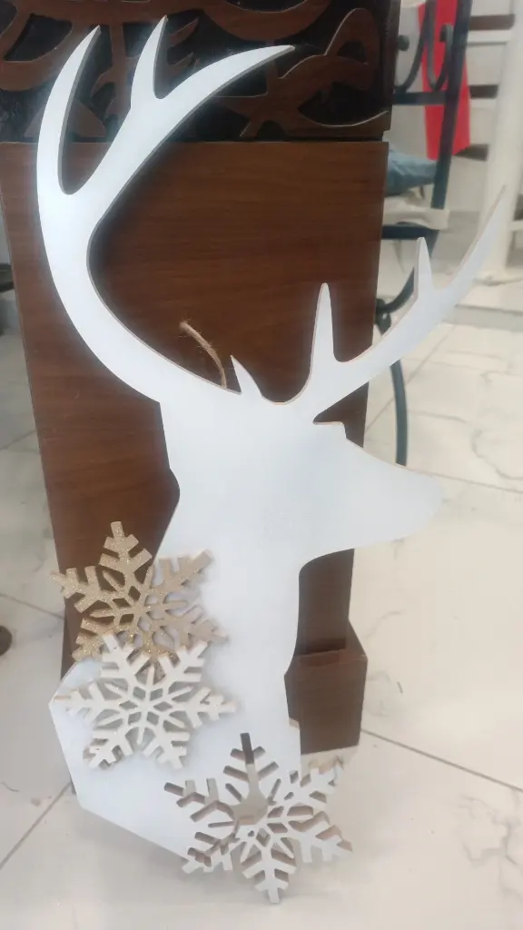 Big white reindeer with hanger 