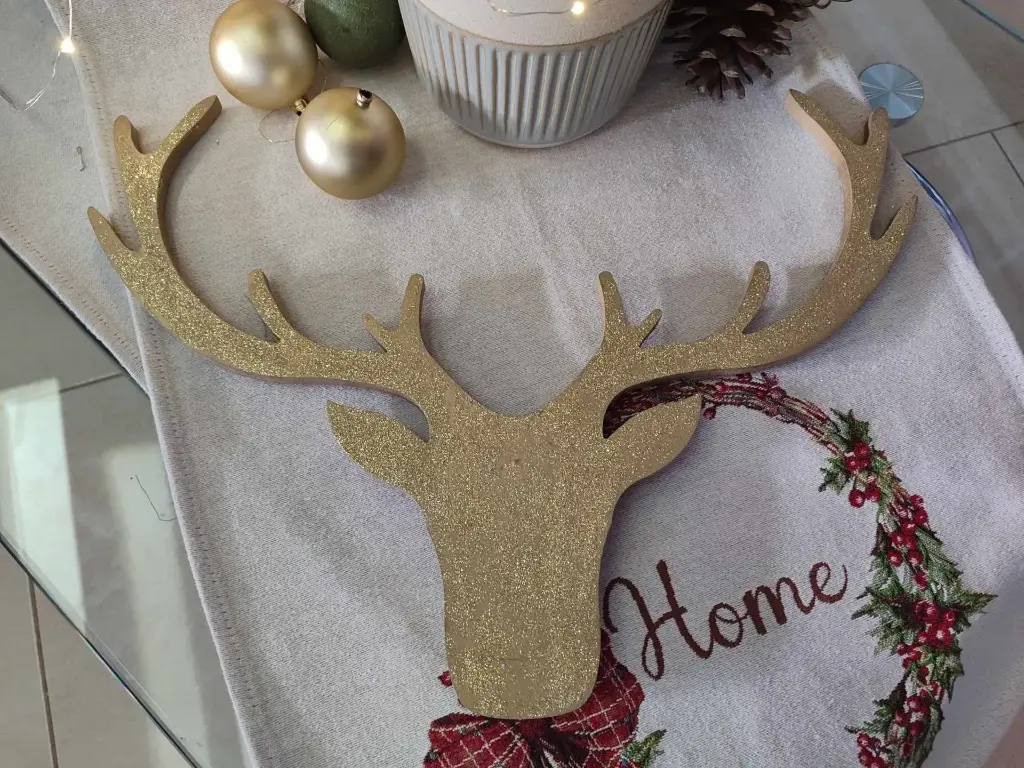 Big gold deer 