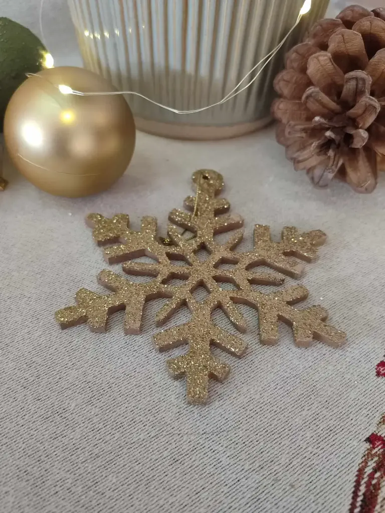 Medium gold snowflake 
