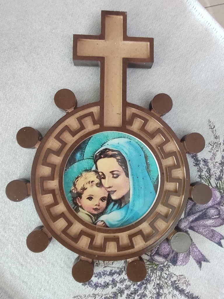 [221] Virgin Mary wall decoration 