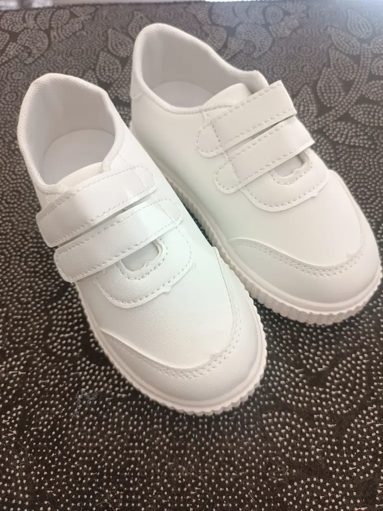 Velcro white shoes 
