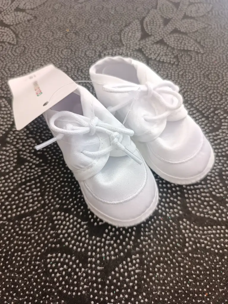 New born white shoes 