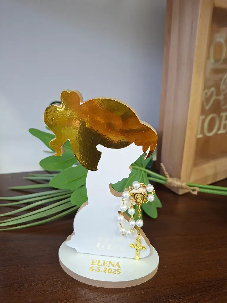 Praying girl giveaway 
