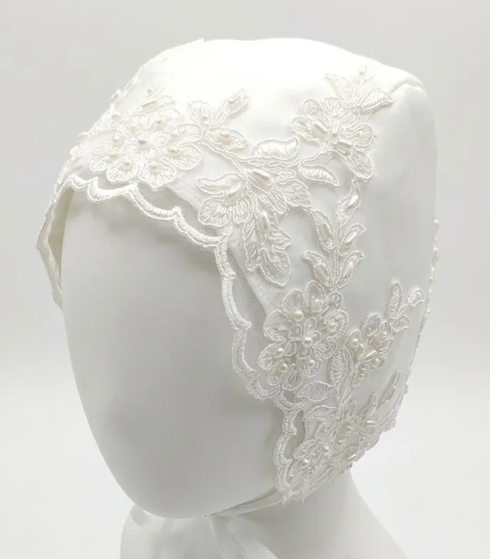 [Apparel] Embroidered Bonnet