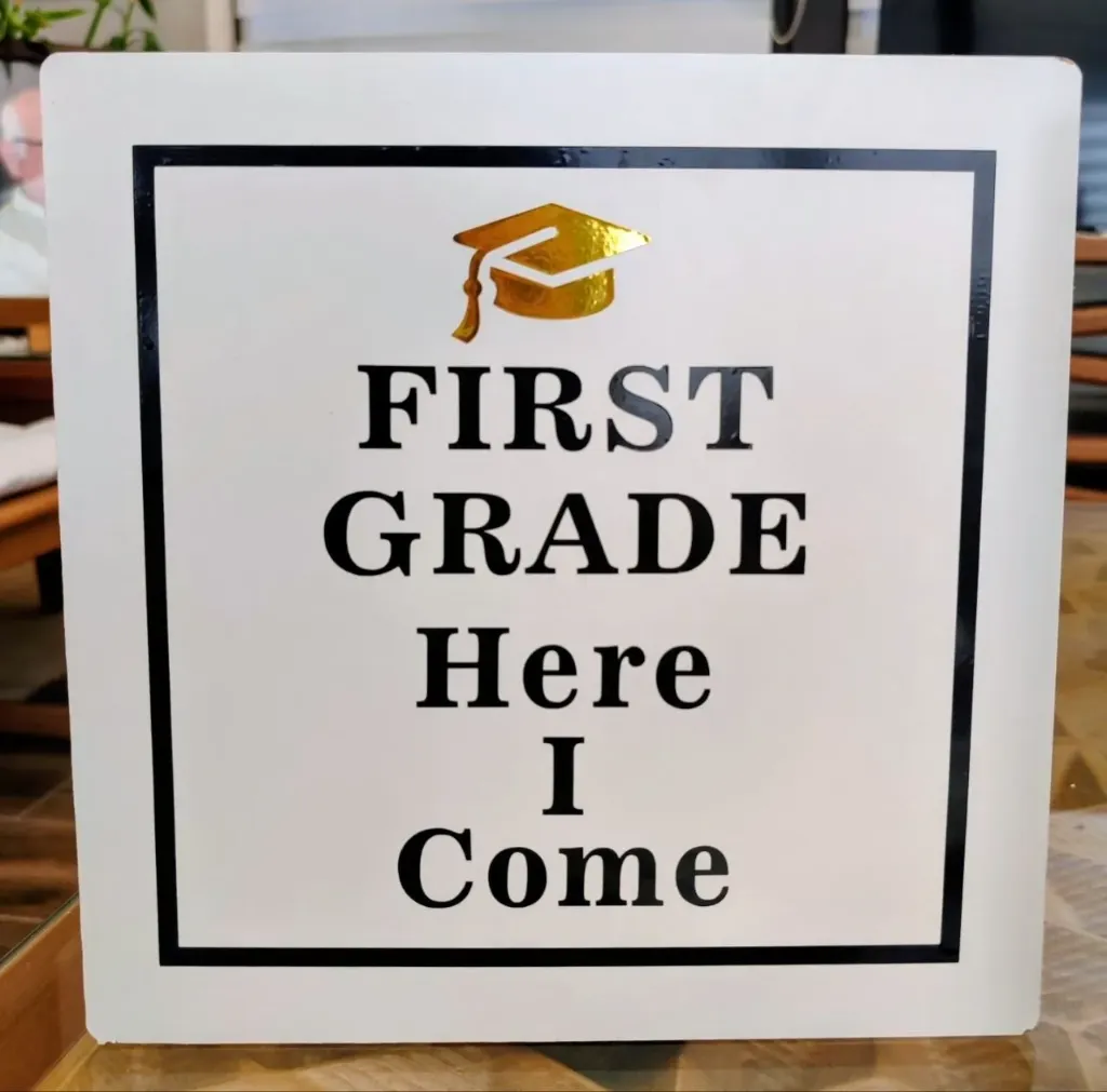 [Photo Frames] Photo prop grad signs