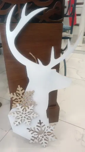 [154] Big white reindeer with hanger 