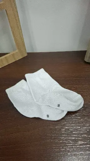 [335] White socks 
